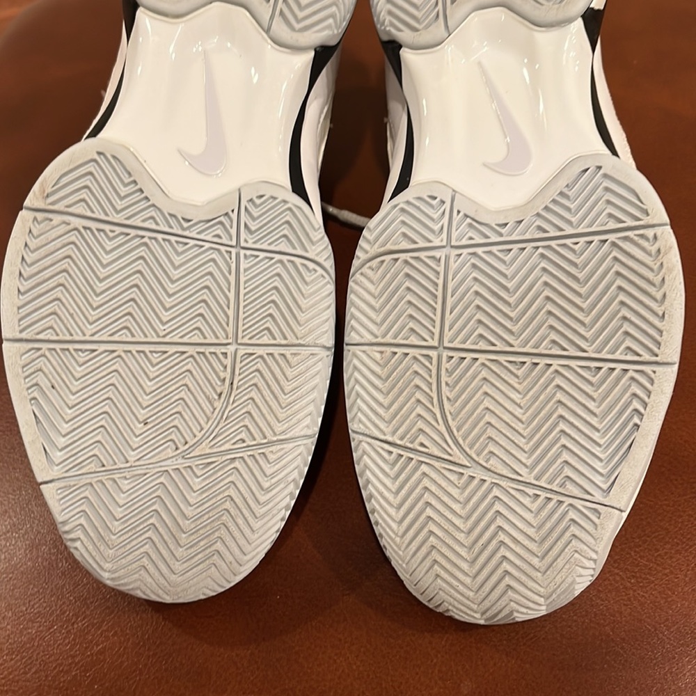 White with black trim Nike Air Zoom Breathe 2K11 Tennis shoes  - Size 6 - Picture 9 of 11